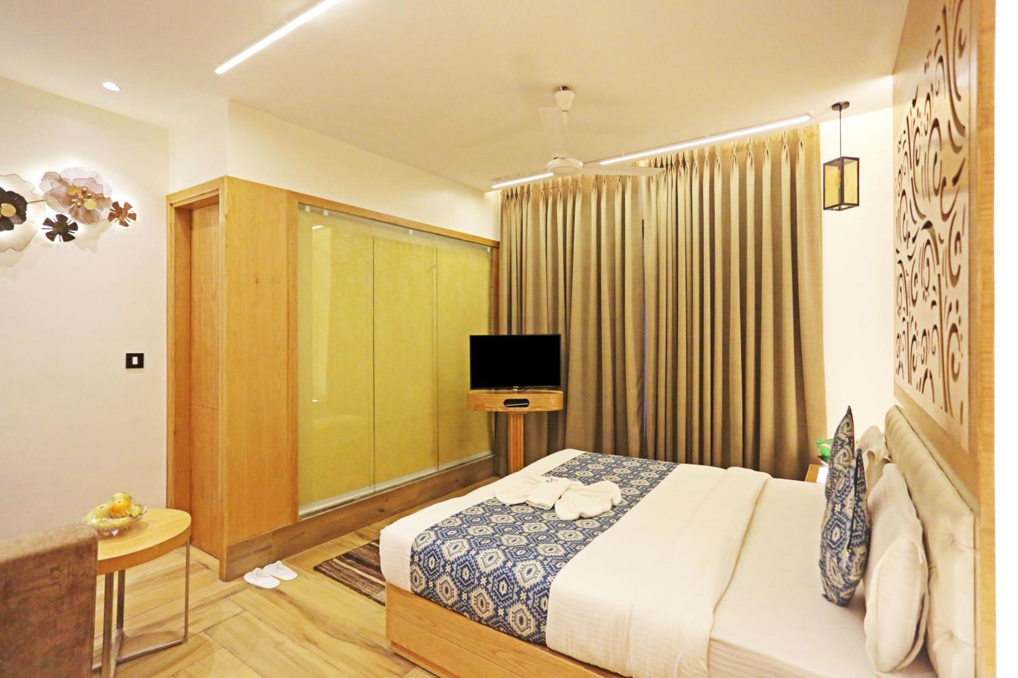 Jrd Luxury-Business Hotel New Delhi Bagian luar foto