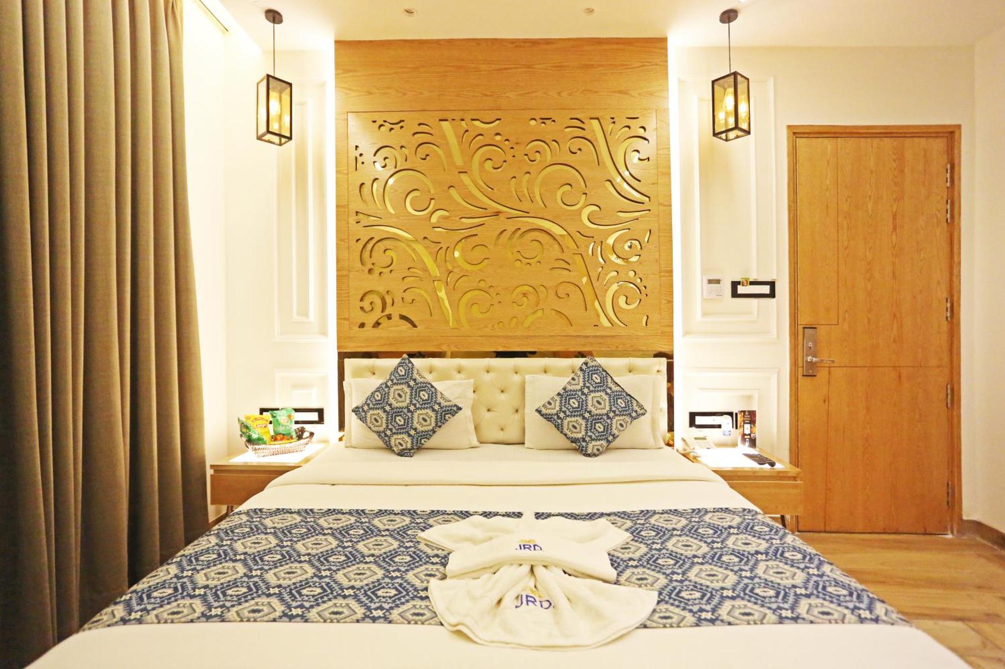 Jrd Luxury-Business Hotel New Delhi Bagian luar foto
