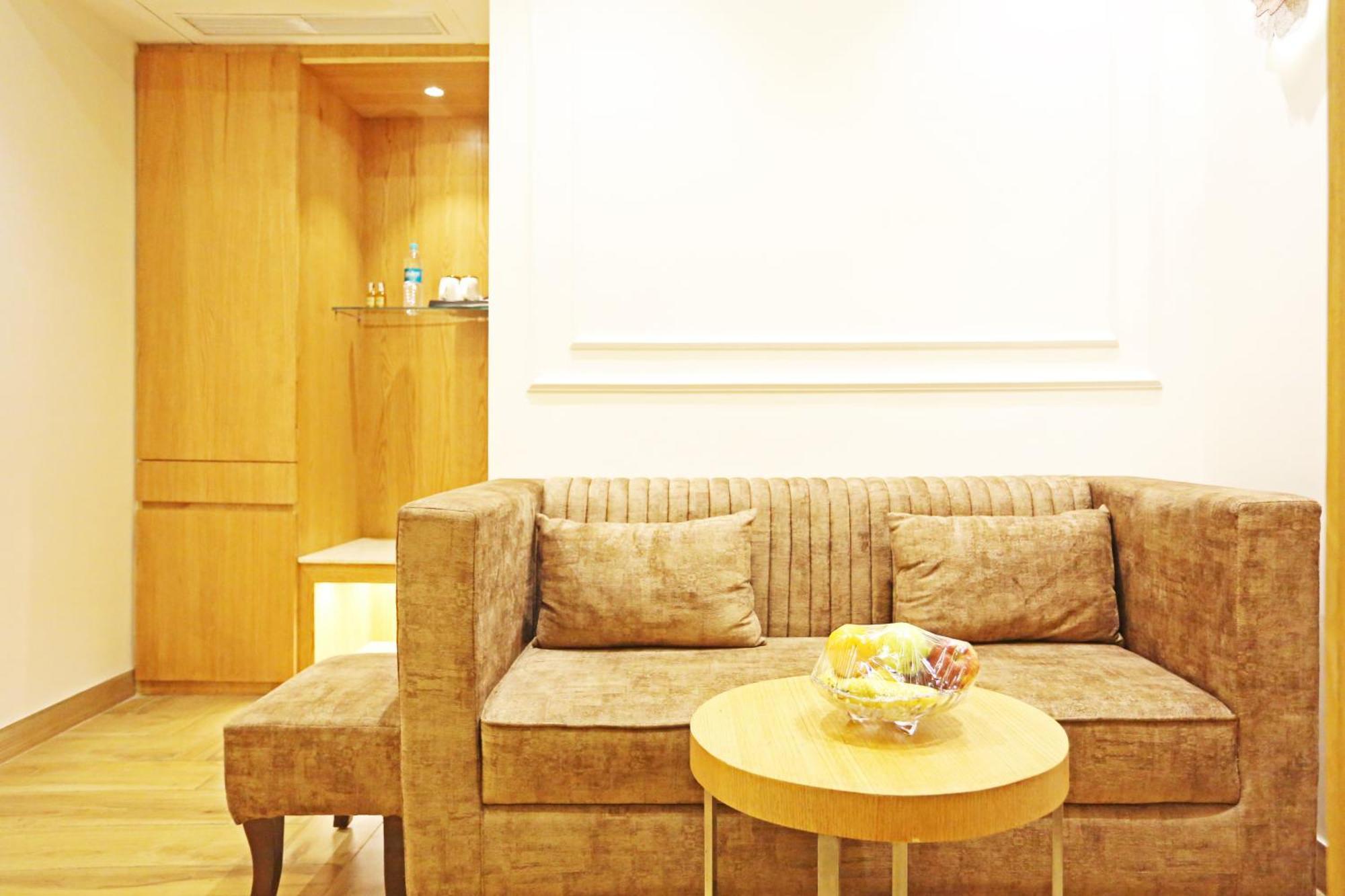 Jrd Luxury-Business Hotel New Delhi Bagian luar foto