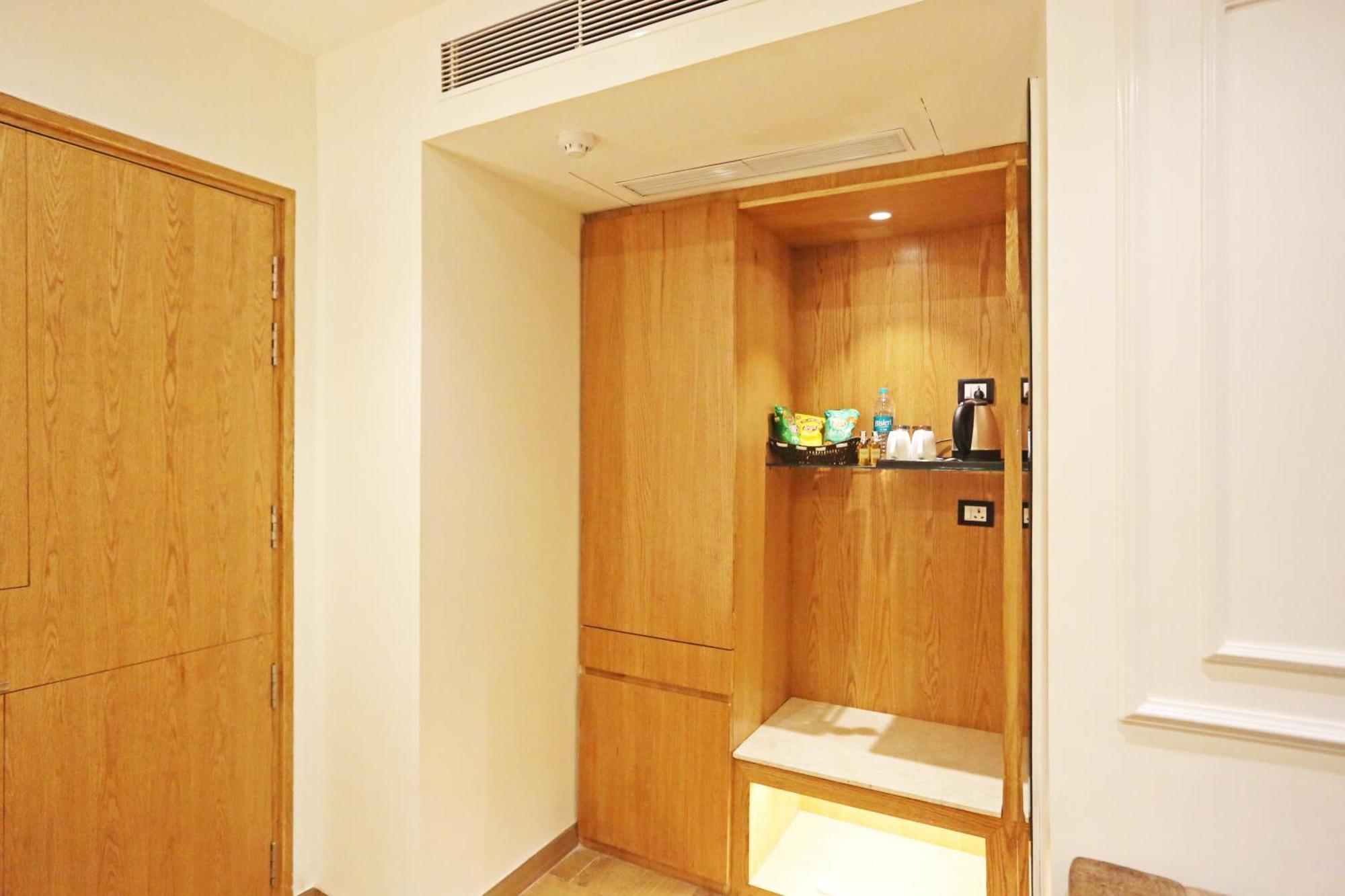 Jrd Luxury-Business Hotel New Delhi Bagian luar foto