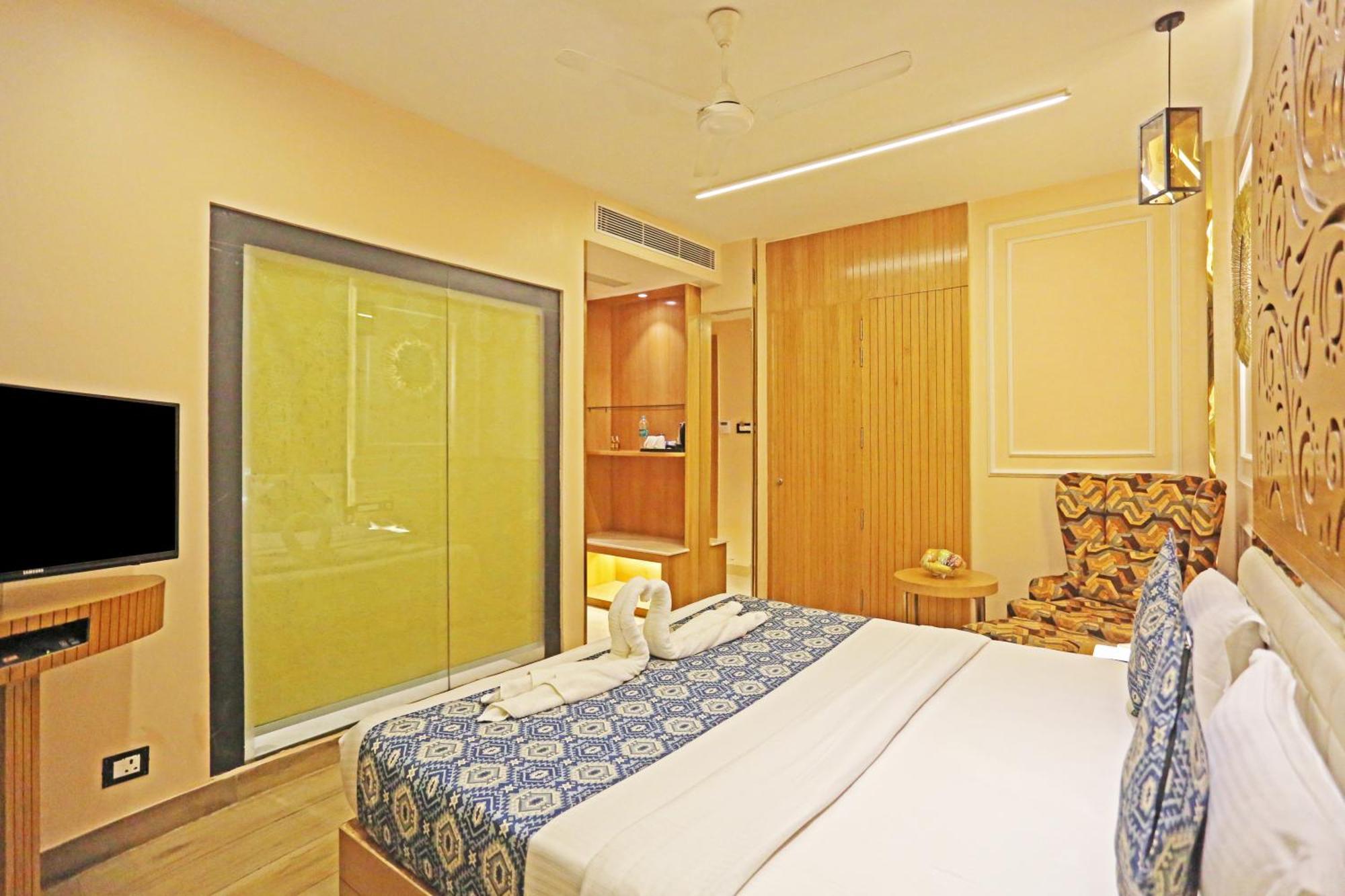 Jrd Luxury-Business Hotel New Delhi Bagian luar foto
