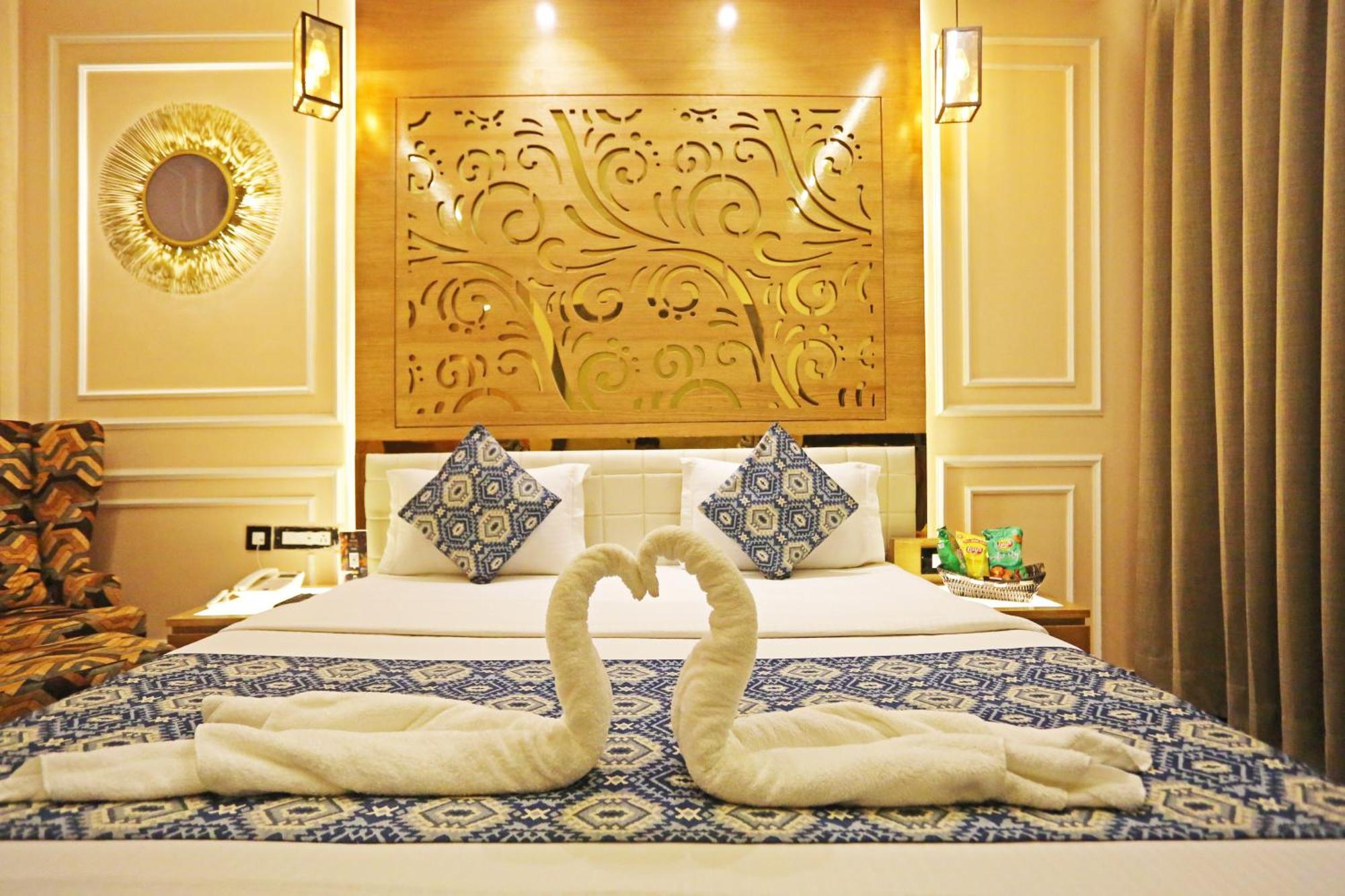 Jrd Luxury-Business Hotel New Delhi Bagian luar foto