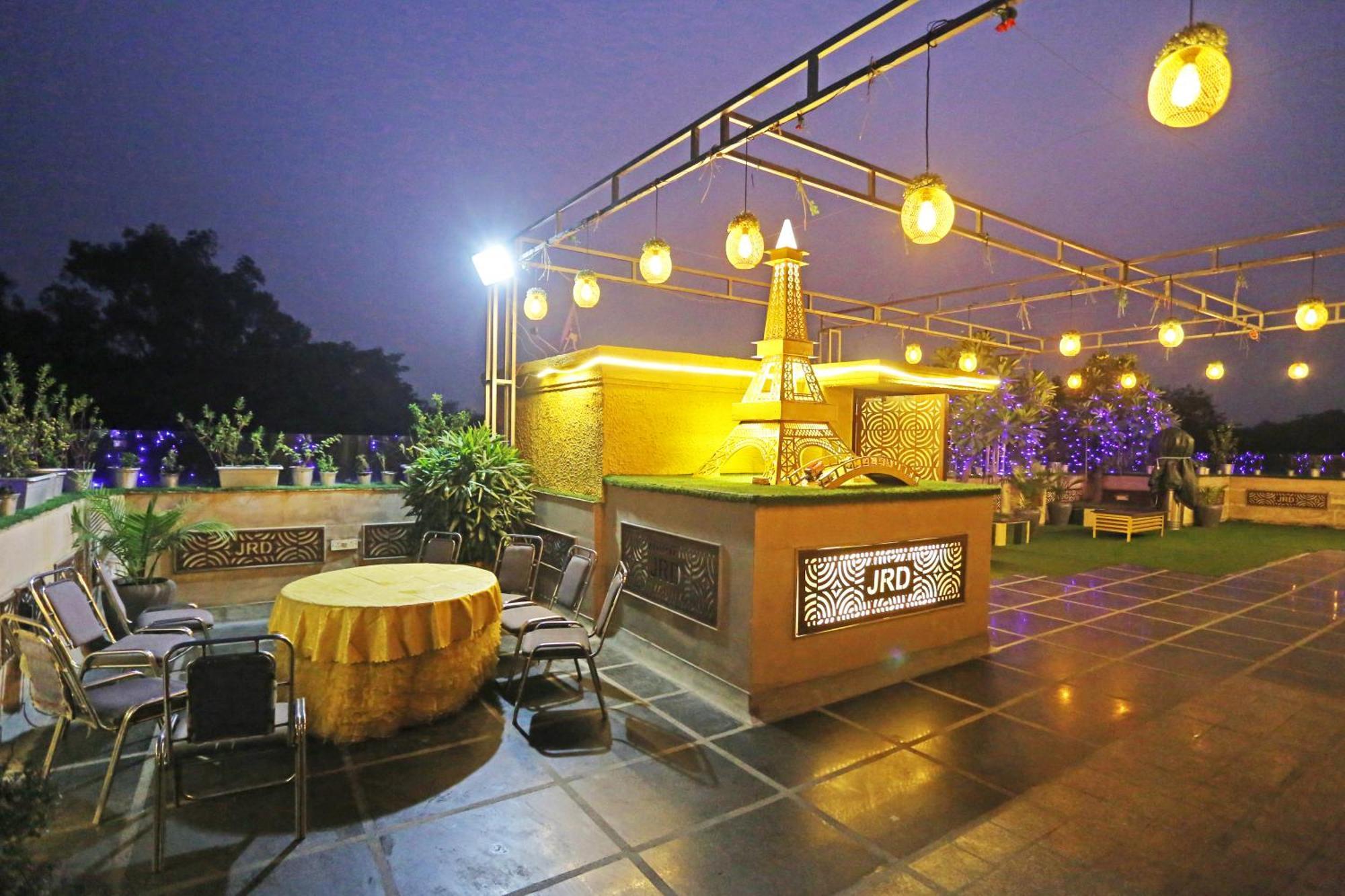 Jrd Luxury-Business Hotel New Delhi Bagian luar foto