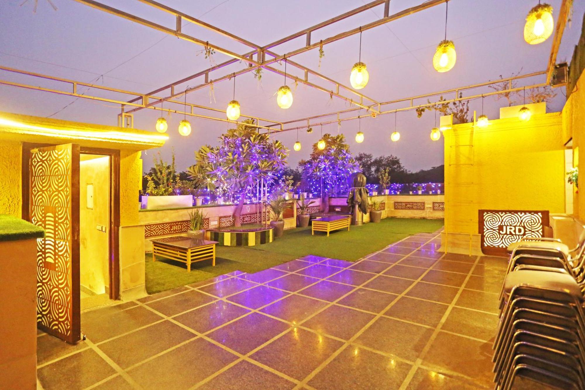Jrd Luxury-Business Hotel New Delhi Bagian luar foto