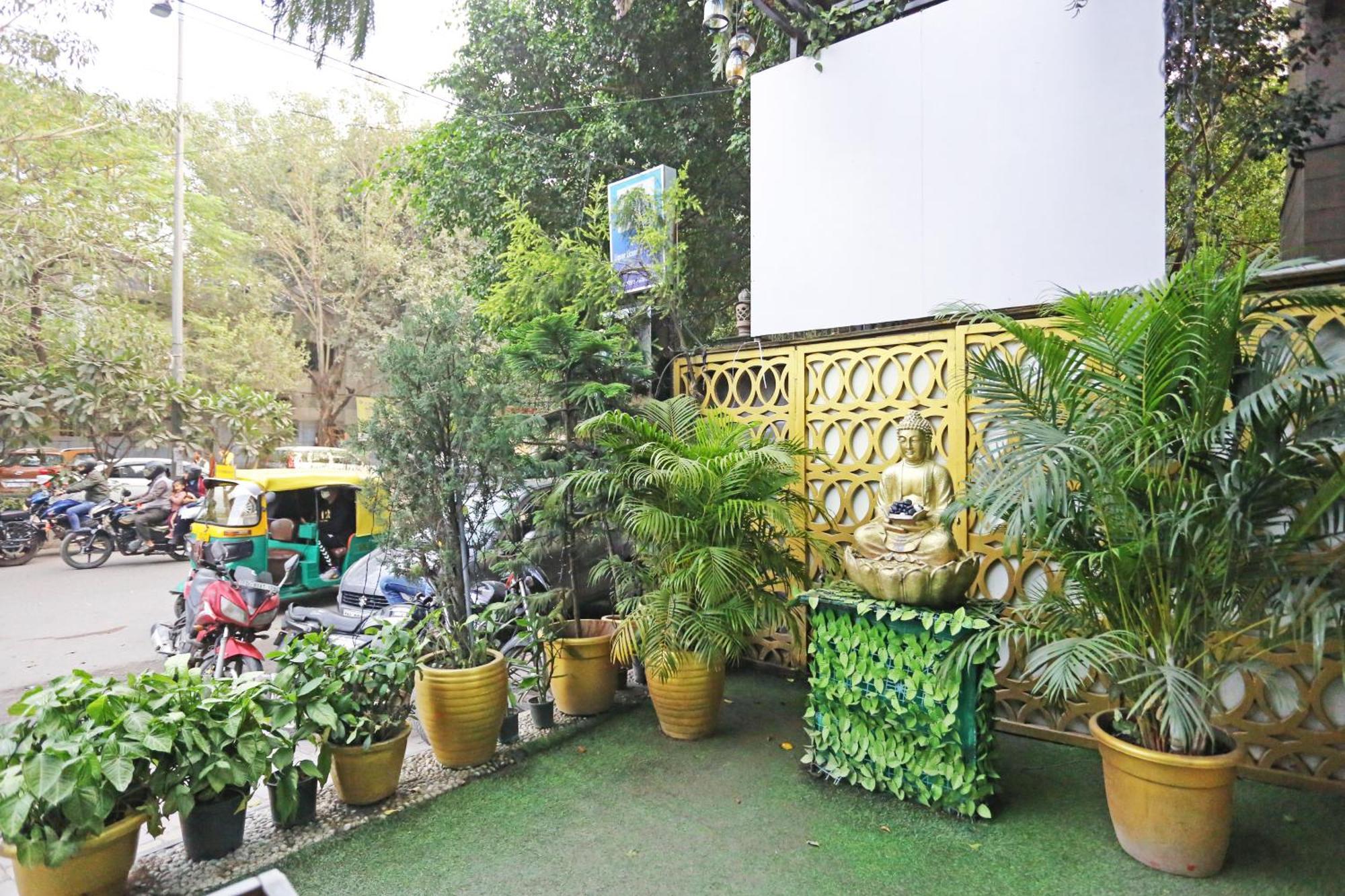 Jrd Luxury-Business Hotel New Delhi Bagian luar foto