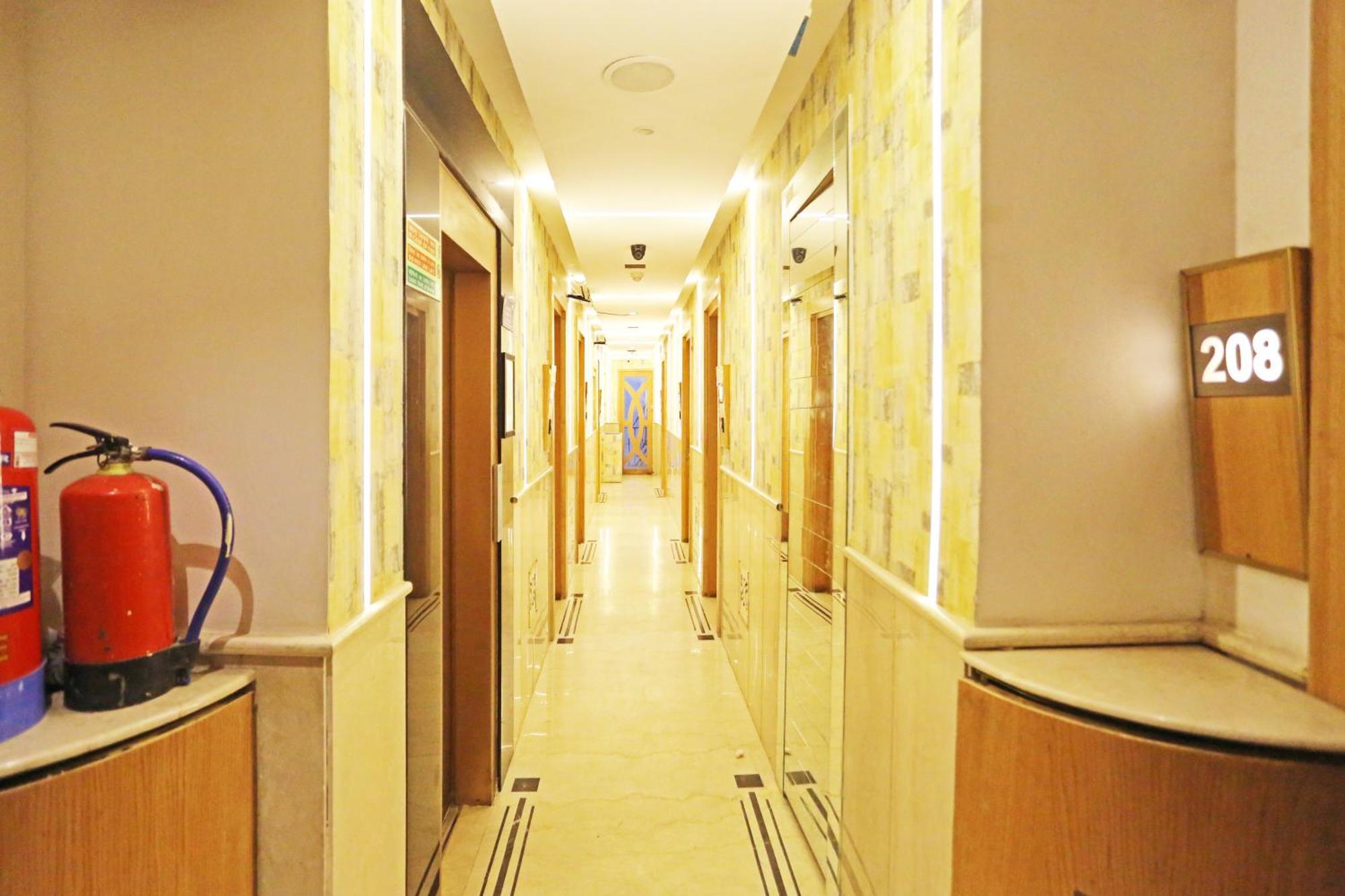 Jrd Luxury-Business Hotel New Delhi Bagian luar foto